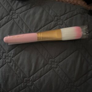 Too Faced Pink and Gold Brush with White Bristles